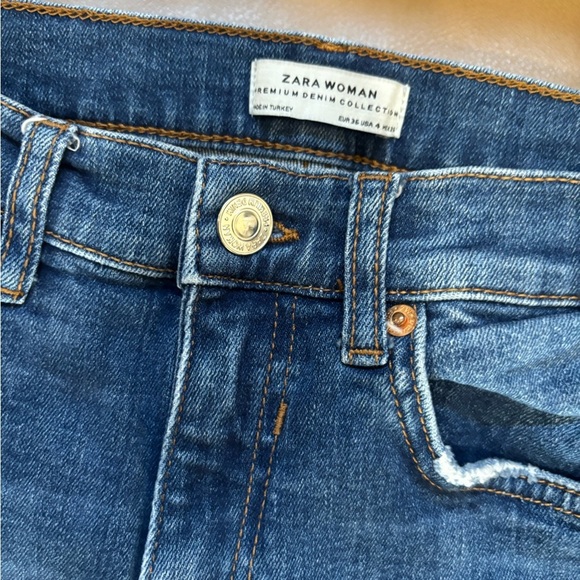 Zara Classic Blue Women's Jeans - Picture 2 of 3